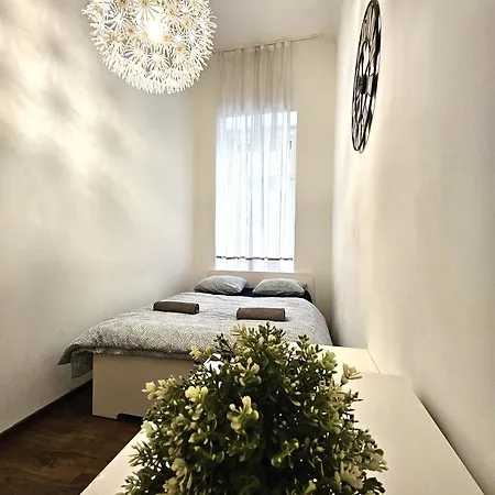 Modern 2 Bedrooms Flat In The Center *